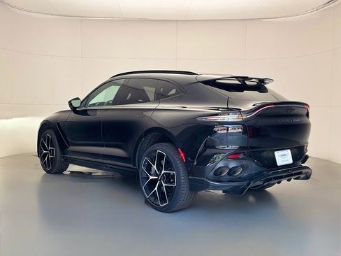 Used 2025 Aston Martin DBX 707 image 2