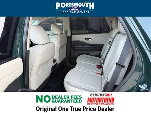 Used 2025 Nissan Pathfinder SL image 5