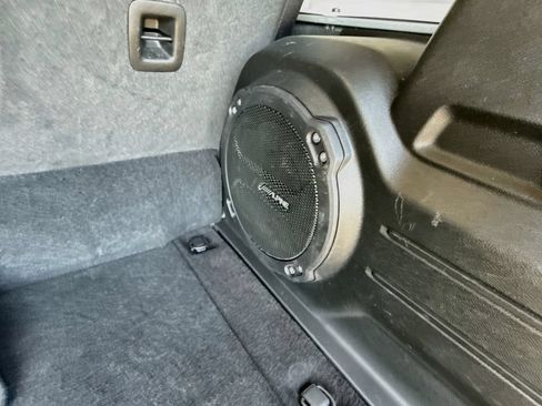 Used 2023 Jeep Wrangler Unlimited Sahara AWD/4WD image 31