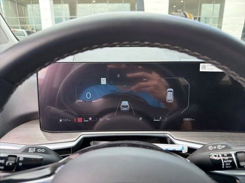 Used 2025 Kia Sorento SX AWD/4WD image 12