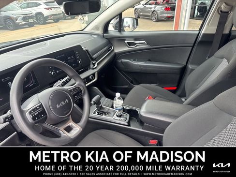 Used 2023 Kia Sportage LX AWD/4WD image 14