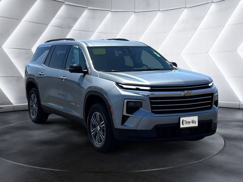 Certified 2024 Chevrolet Traverse LT AWD/4WD image 7
