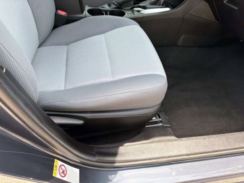 Used 2019 Toyota Corolla L FWD image 11