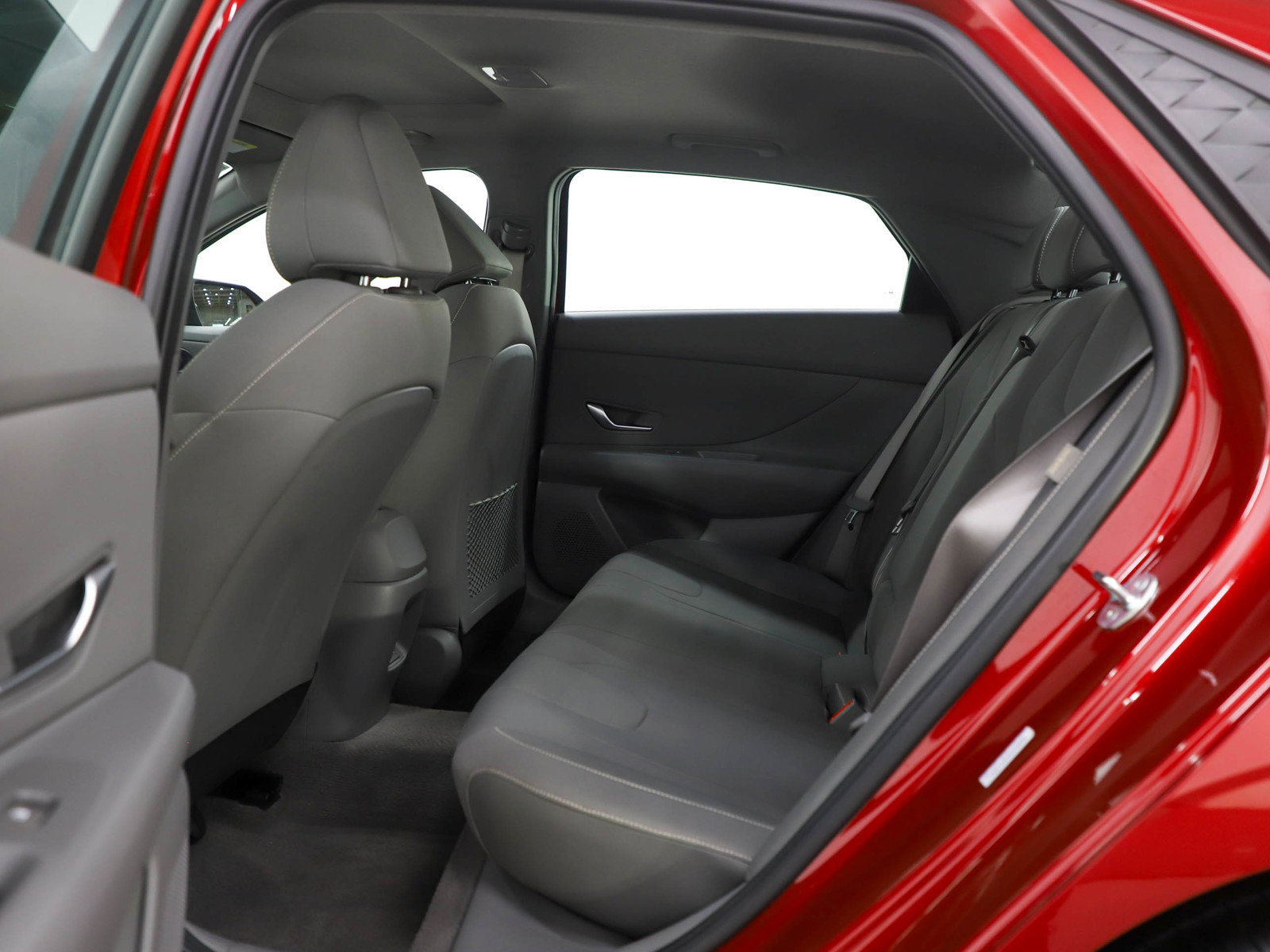 Used 2025 Hyundai Elantra SEL FWD image 15