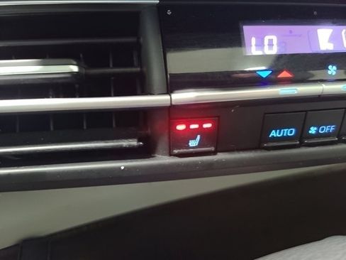 Used 2021 Toyota Sienna XLE FWD image 36