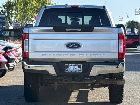 Used 2017 Ford F250 XLT w/ XLT Premium Package AWD/4WD image 5