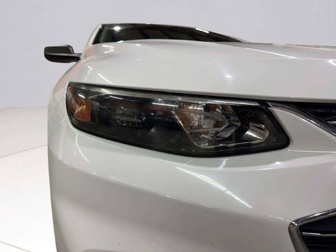 Used 2017 Chevrolet Malibu LS FWD image 11