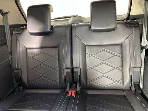 Used 2024 Volkswagen Atlas SE FWD image 21