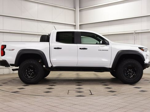 New 2026 Chevrolet Colorado ZR2 w/ ZR2 Bison Edition image 9