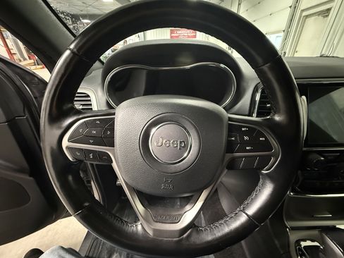 Used 2021 Jeep Grand Cherokee Laredo X RWD image 25