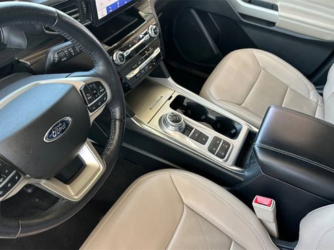 Used 2022 Ford Explorer Limited w/ Equipment Group 301A image 4
