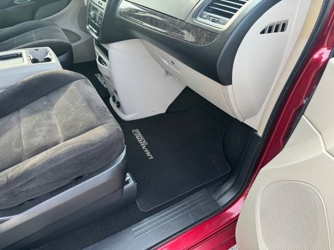 Used 2011 Dodge Grand Caravan Crew w/ Driver Convenience Group image 13