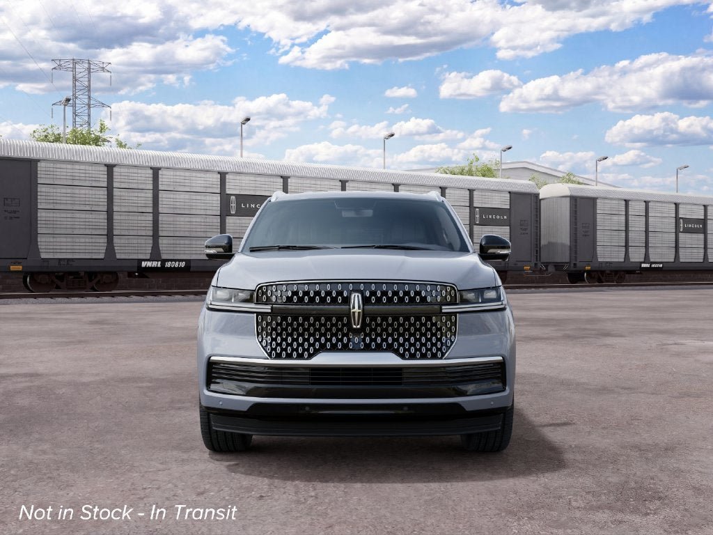 New 2027 Lincoln Navigator Premiere RWD image 3