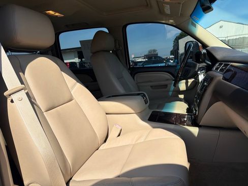 Used 2011 GMC Sierra 2500 Denali w/ Suspension Package, Off-Road AWD/4WD image 25