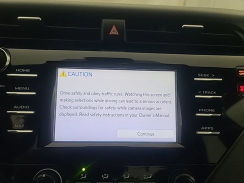 Used 2019 Toyota Camry LE FWD image 31