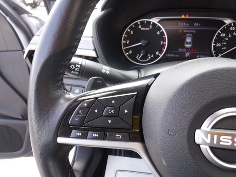Used 2024 Nissan Altima 2.5 SR FWD image 17