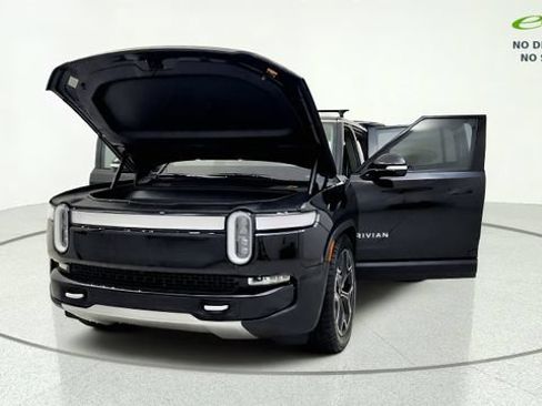 Used 2024 Rivian R1S Adventure AWD/4WD image 13