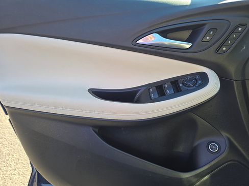 Used 2022 Buick Encore GX Essence w/ Advanced Technology Package image 12