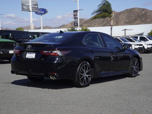 Used 2023 Toyota Camry SE FWD image 4