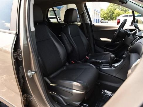 Used 2022 Chevrolet Trax LT w/ Sport Edition AWD/4WD image 18