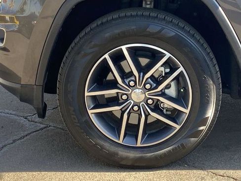 Used 2018 Jeep Grand Cherokee Limited w/ Luxury Group II image 30