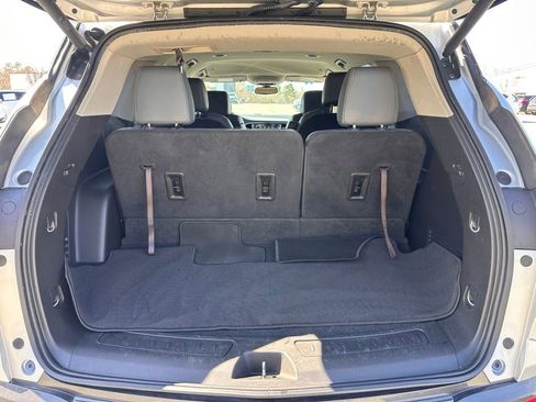 Used 2019 Buick Enclave Essence image 40