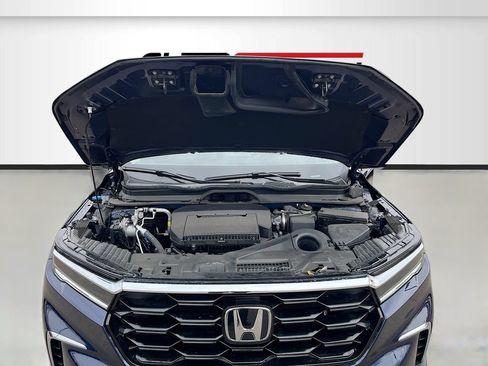Used 2025 Honda Pilot Touring image 32