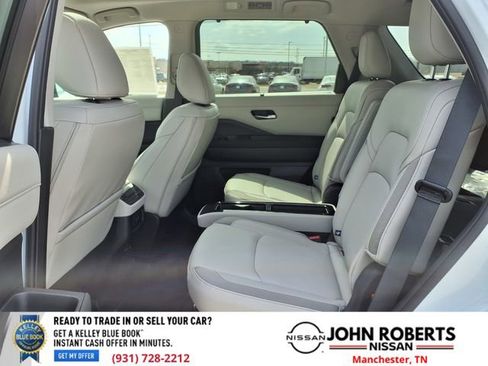New 2026 Nissan Pathfinder SL image 9