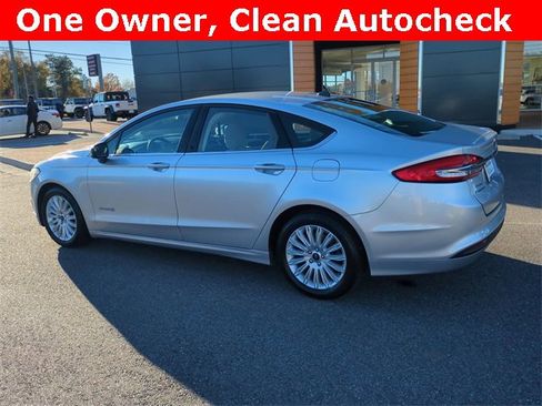 Used 2017 Ford Fusion S image 6