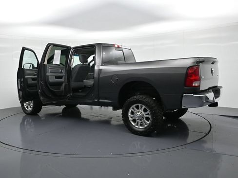 Used 2018 RAM 2500 SLT AWD/4WD image 24