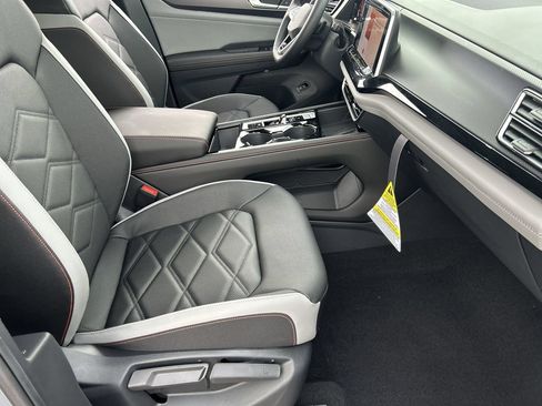 New 2026 Volkswagen Atlas Peak Edition AWD/4WD image 8