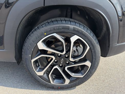 Used 2024 Chevrolet Trax RS w/ Sunroof Package image 13