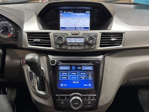 Used 2016 Honda Odyssey Touring Elite image 10