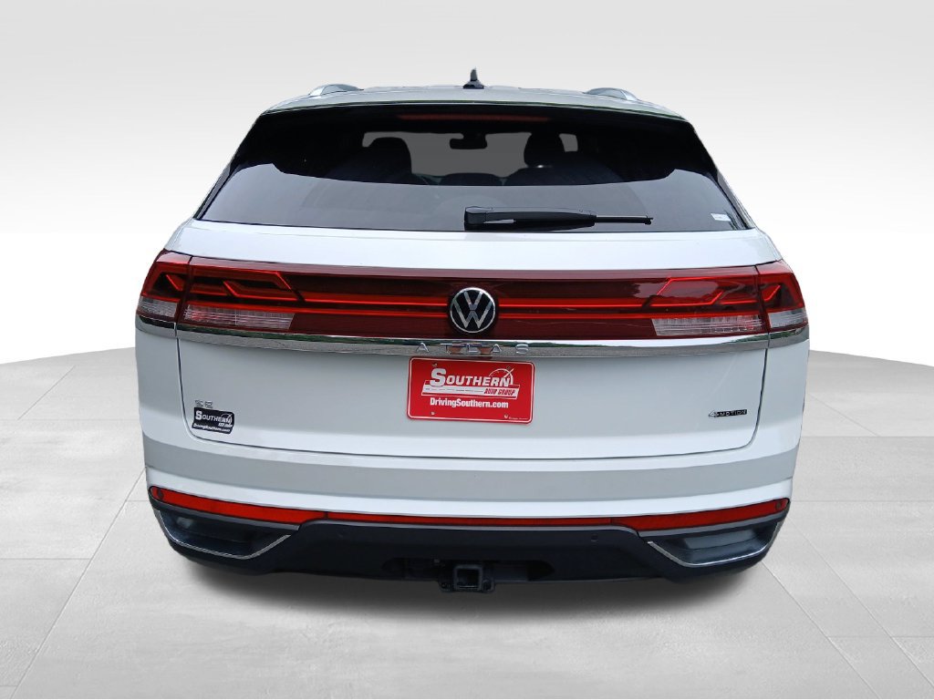 Used 2026 Volkswagen Atlas Cross Sport SE w/ Black Wheel Package AWD/4WD image 4