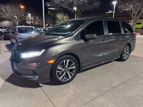 Used 2023 Honda Odyssey Touring image 4