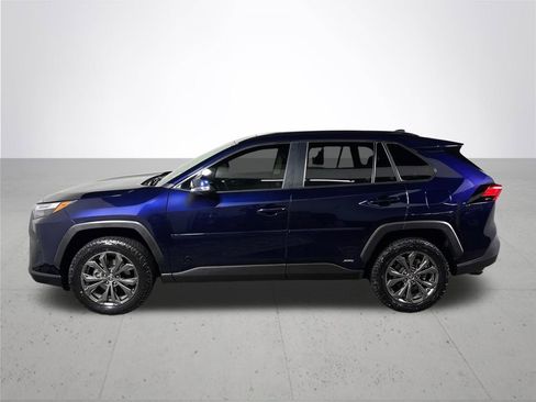 Used 2023 Toyota RAV4 XLE Premium image 9