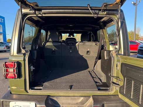Used 2021 Jeep Wrangler Unlimited Sahara image 10