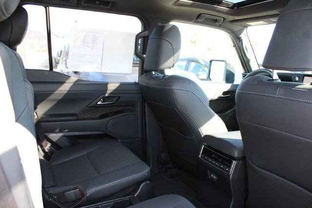 Certified 2025 Lexus GX 550 w/ Accessory Package (31) AWD/4WD image 7