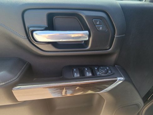 Used 2022 Chevrolet Silverado 2500 LT w/ Midnight Edition AWD/4WD image 12