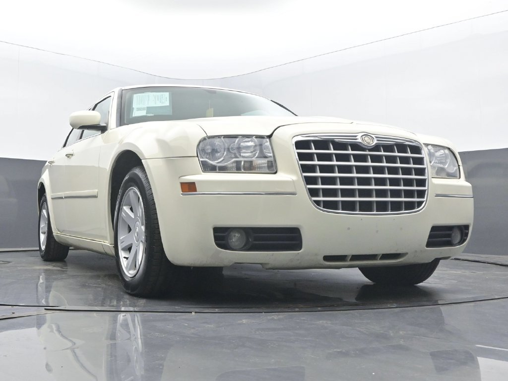 Used 2005 Chrysler 300 Touring w/ Sound Group RWD image 47