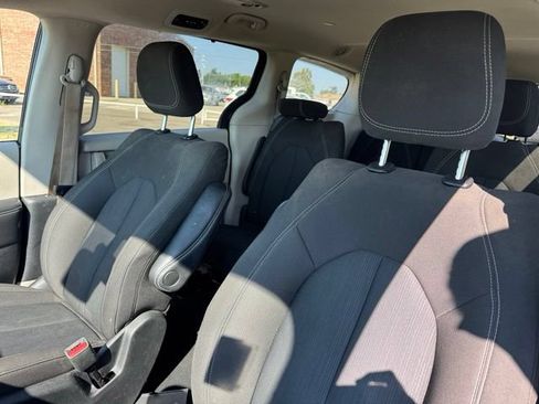 Used 2023 Chrysler Voyager LX FWD image 11