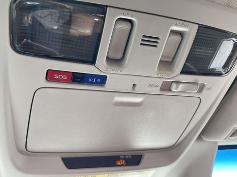 Used 2018 Subaru Outback 3.6R Touring image 23