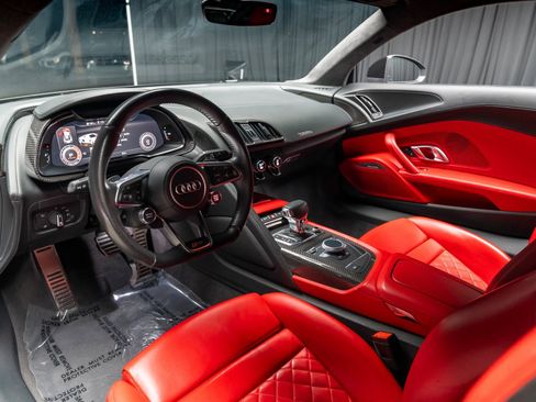 Used 2018 Audi R8 V10 image 4