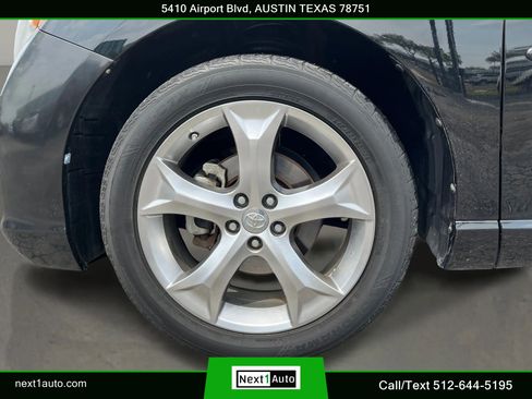 Used 2010 Toyota Venza FWD image 35
