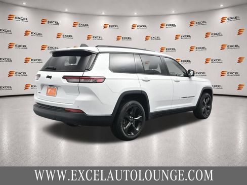 Used 2023 Jeep Grand Cherokee L Laredo AWD/4WD image 5