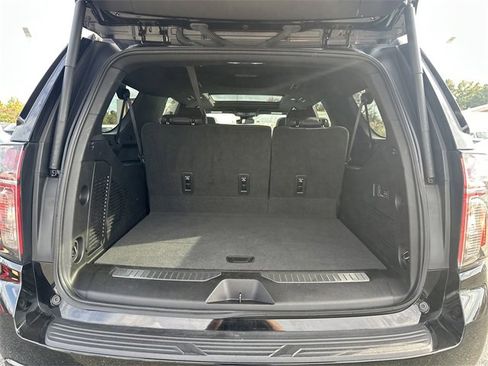 Used 2023 Chevrolet Suburban RST w/ Sport Performance Package image 44