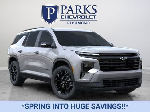 New 2026 Chevrolet Traverse LT image 1