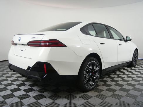 New 2026 BMW i5 eDrive40 w/ M Sport Package image 3