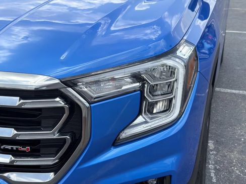 Used 2024 GMC Terrain AT4 AWD/4WD image 9