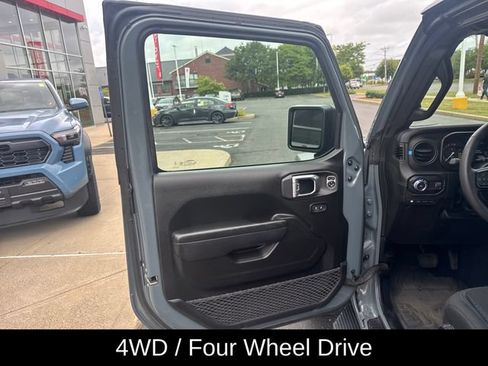 Used 2024 Jeep Wrangler Unlimited Rubicon 4xe w/ Convenience Group AWD/4WD image 12